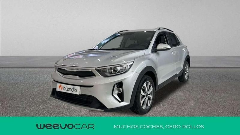 Plateado Usado 2024 Kia Stonic SUV | 17.832 € (Precio justo) - Imagen 1/4