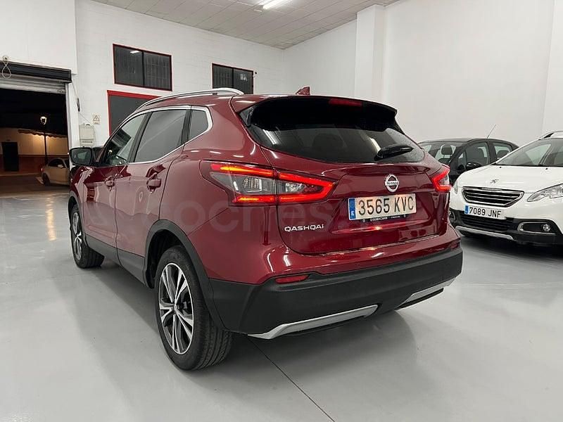 Usado Nissan Qashqai N-Connecta 115 CV (84 kW) 2018 Rojo SUV