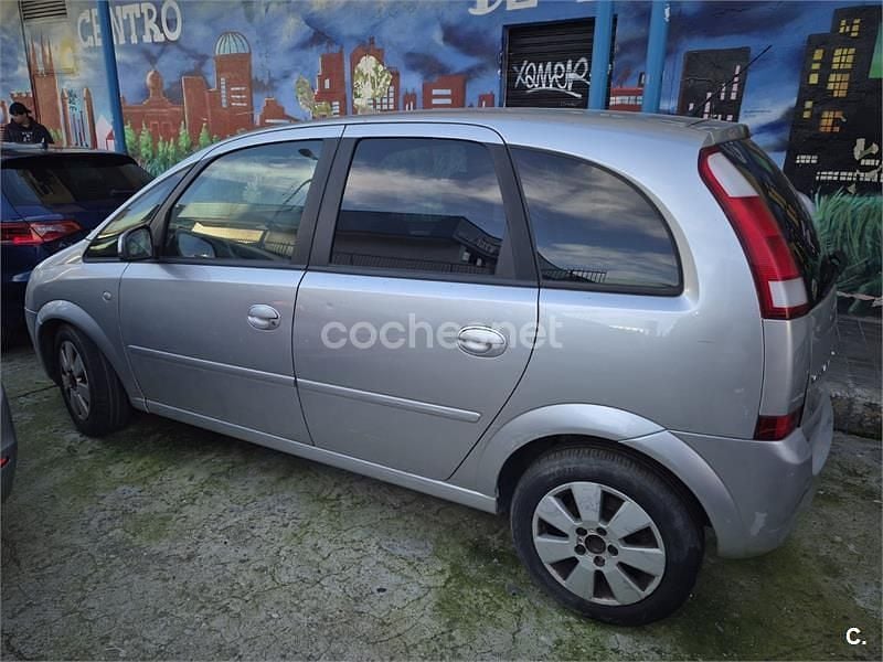 Usado Opel Meriva Cosmo 100 CV (73 kW) 2005 Gris / plata Monovolumen