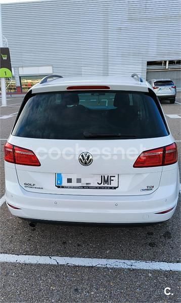 Usado VW Golf Sportsvan Advance 110 CV (80 kW) 2016 Blanco Monovolumen