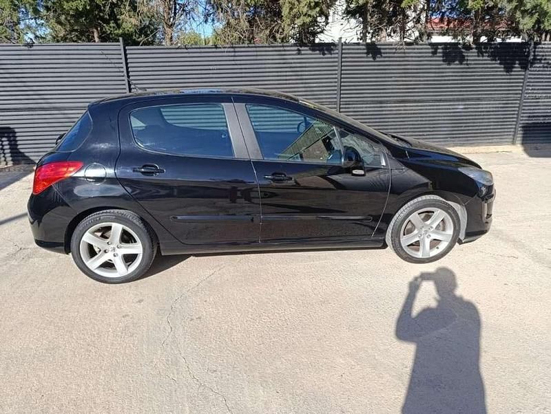 Usado Peugeot 308 Sport 136 CV (100 kW) 2008 Negro Familiar