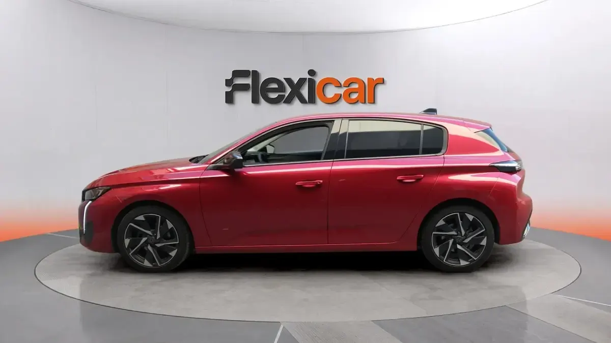 Usado Peugeot 308 Allure 131 CV (96 kW) 2023 Granate Berlina