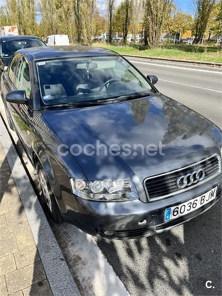 Gris / plata Usado 2001 Audi A4 Berlina | 2500 € (Buen precio) - Imagen 1/4