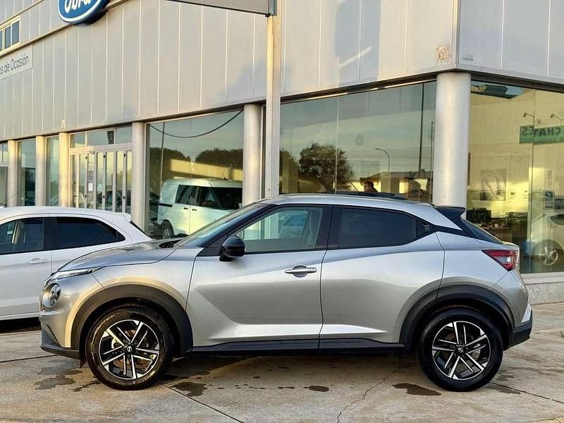 Usado Nissan Juke N-Connecta 114 CV (83 kW) 2024 Gris SUV