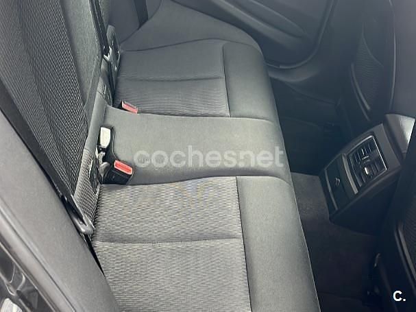 Usado BMW 318 Comfort Edition 150 CV (110 kW) 2018 Gris / plata Familiar