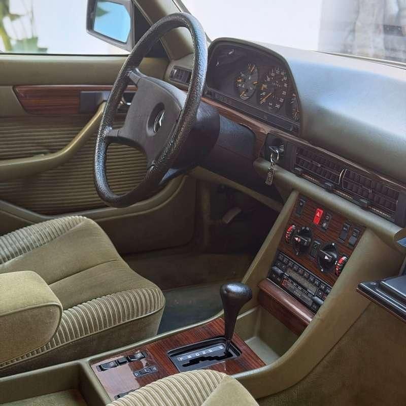 Usado Mercedes 280 SE 185 CV (136 kW) 1982 Verde Berlina