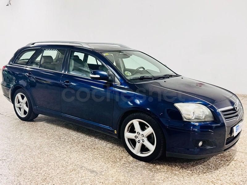 Usado Toyota Avensis Executive 150 CV (110 kW) 2006 Azul Familiar