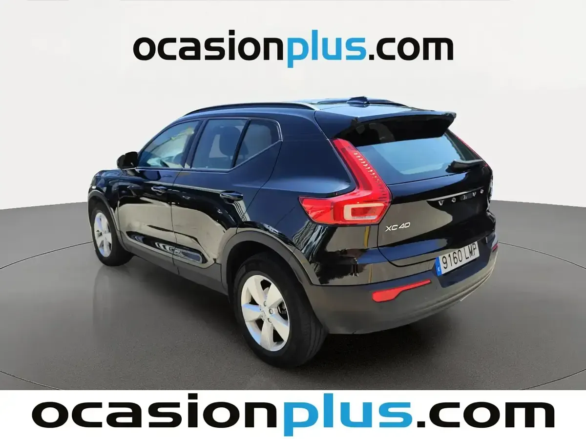 Usado Volvo XC40 Momentum 163 CV (119 kW) 2021 Negro SUV