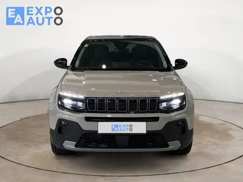 Usado Jeep Avenger Summit 100 CV (73 kW) 2024 Gris / plata SUV