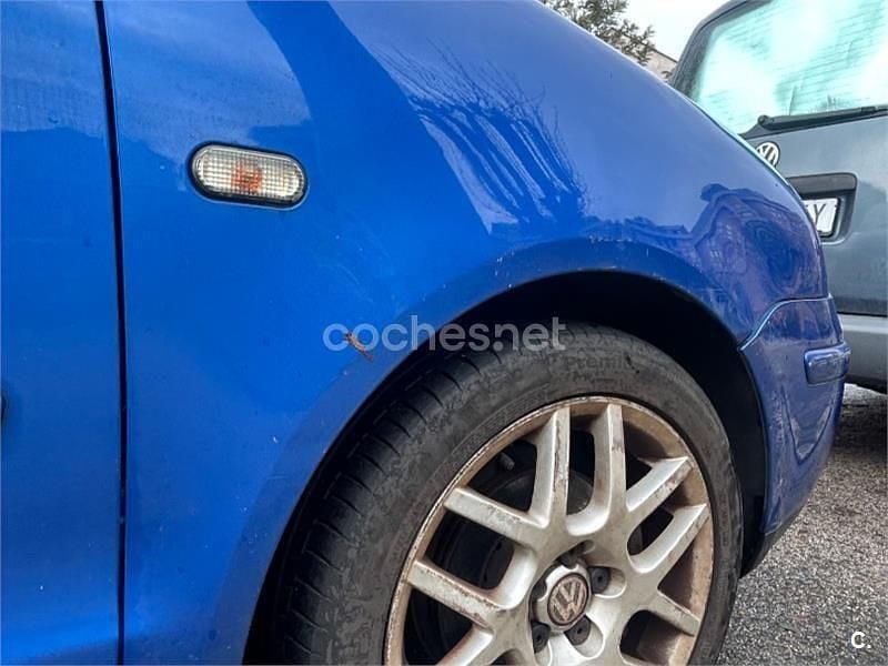 Usado VW Polo GT 100 CV (73 kW) 2004 Azul Utilitario