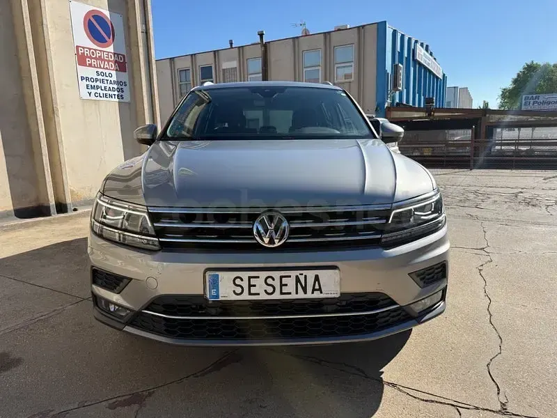 Usado VW Tiguan Sportline 190 CV (139 kW) 2020 Gris / plata SUV