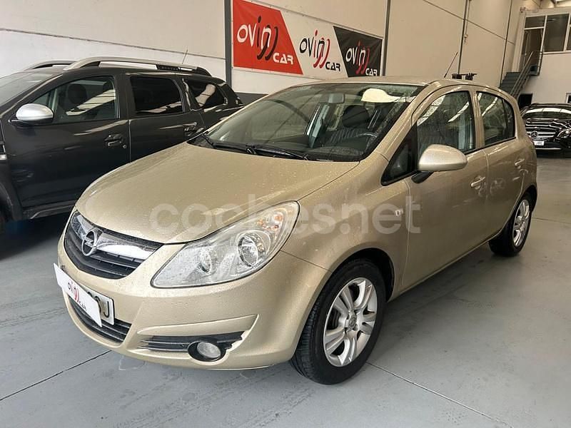 Beige Usado 2009 Opel Corsa Berlina | 5990 € (Caro) - Imagen 1/4