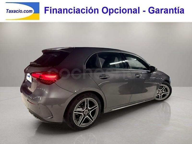 Usado Mercedes A180 136 CV (100 kW) 2025 Gris / plata Berlina