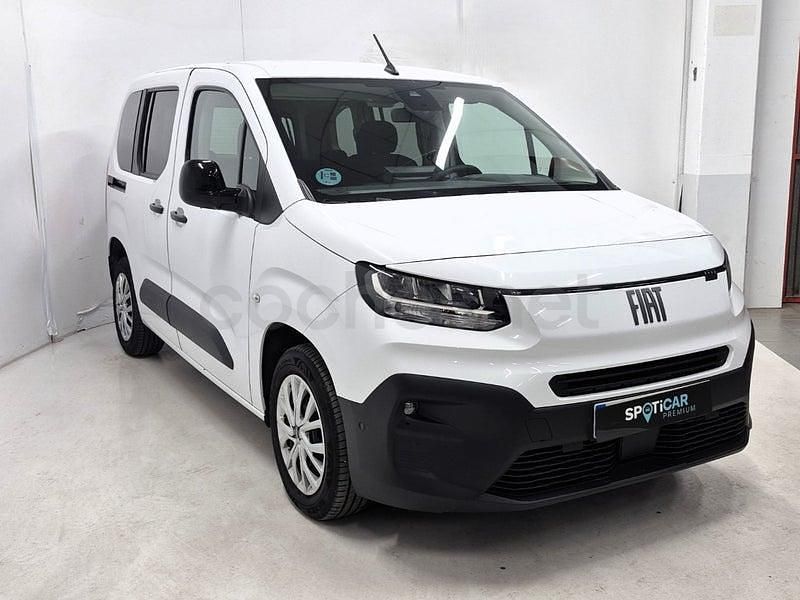 Usado Fiat Doblò 100 CV (73 kW) 2025 Blanco Monovolumen