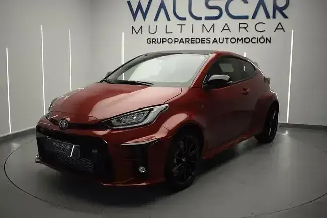 Usado Toyota Yaris 261 CV (191 kW) 2023 Rojo Utilitario