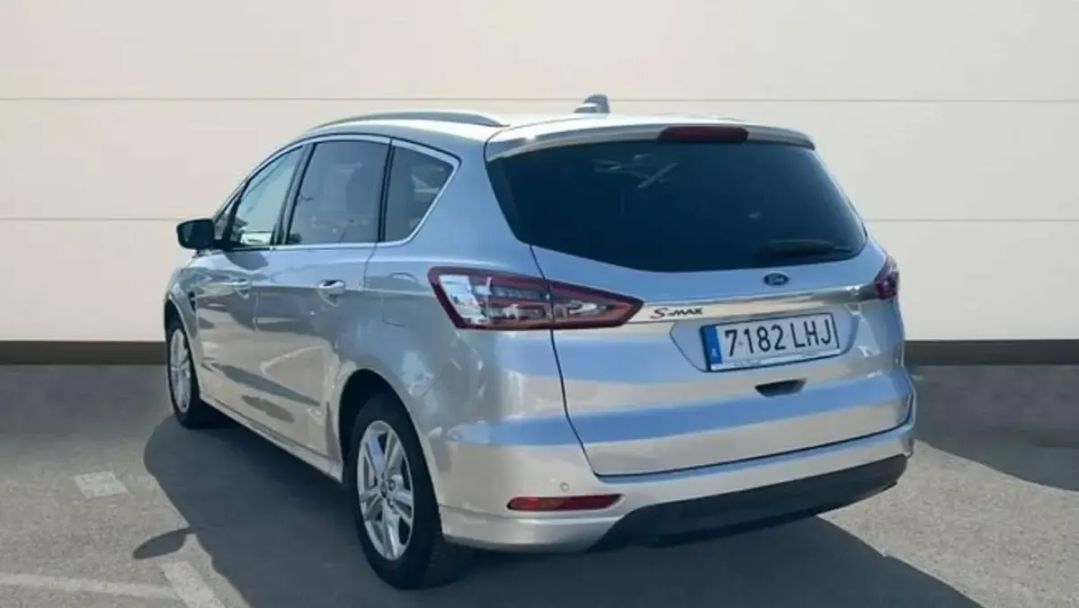 Usado Ford S-MAX Titanium 150 CV (110 kW) 2020 Plateado Monovolumen