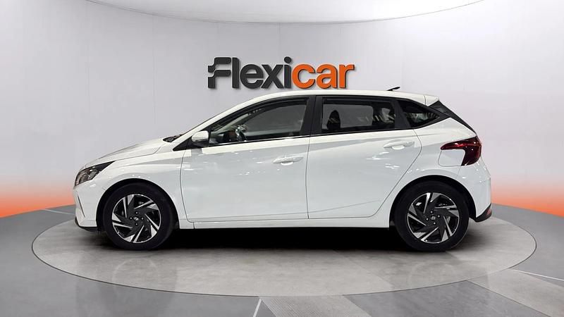 Usado Hyundai i20 101 CV (74 kW) 2021 Blanco Utilitario
