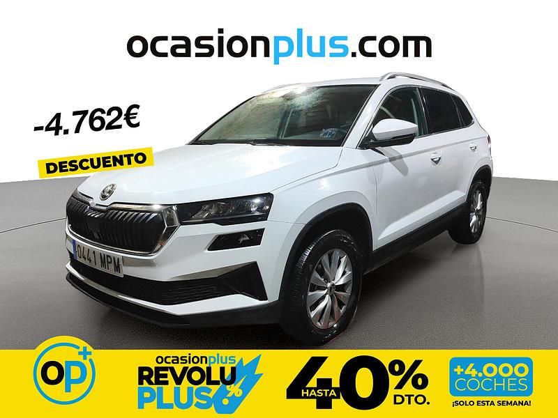 Usado Skoda Karoq Selection 115 CV (84 kW) 2024 Blanco SUV