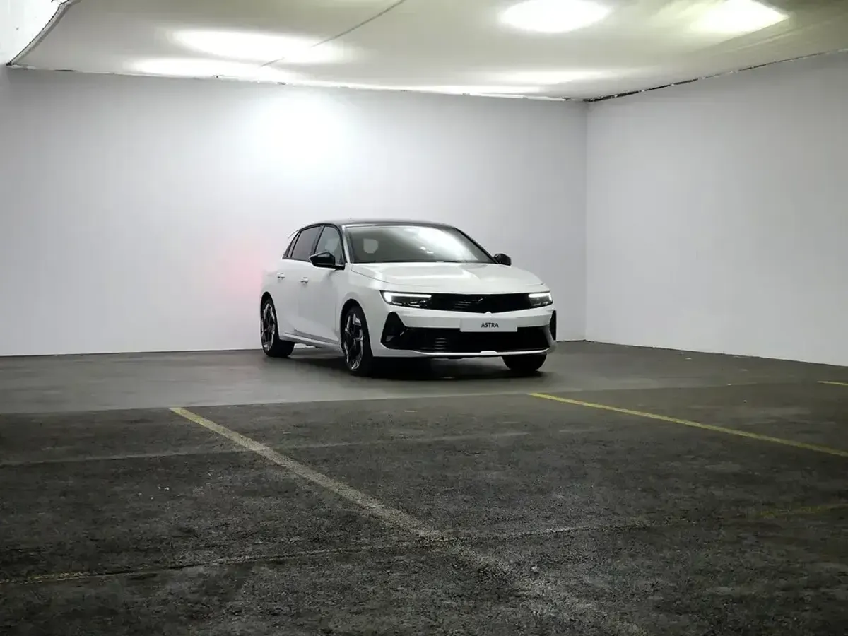 Usado Opel Astra GSe 225 CV (165 kW) 2023 Blanco Utilitario