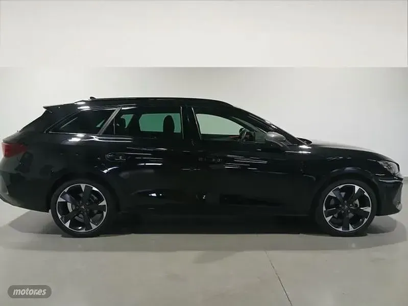 Usado Cupra Leon 150 CV (110 kW) 2024 Negro Berlina