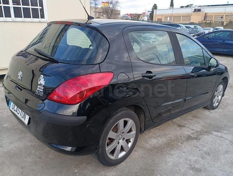 Usado Peugeot 308 90 CV (66 kW) 2008 Negro Berlina