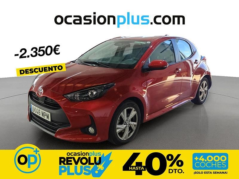 Usado Toyota Yaris Hybrid Active 116 CV (85 kW) 2024 Rojo Berlina