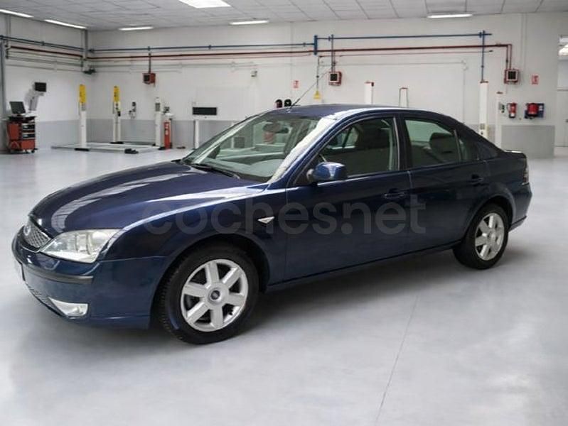 Usado Ford Mondeo Ambiente 125 CV (91 kW) 2007 Azul Berlina