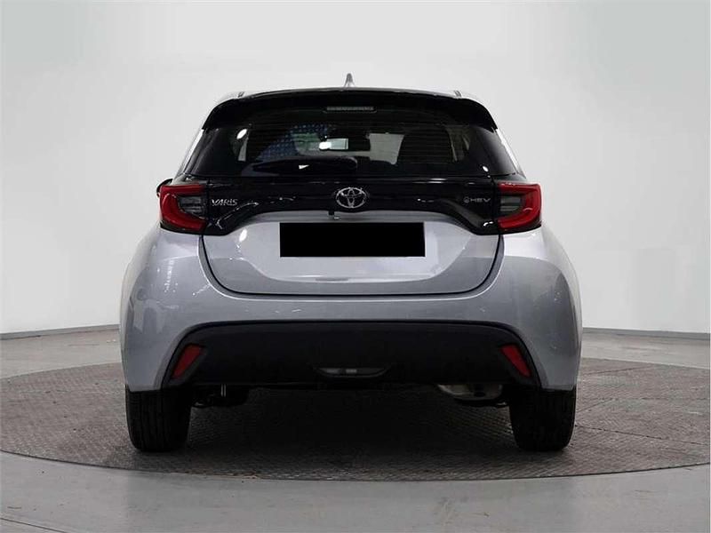 Usado Toyota Yaris Hybrid Active 116 CV (85 kW) 2024 Utilitario