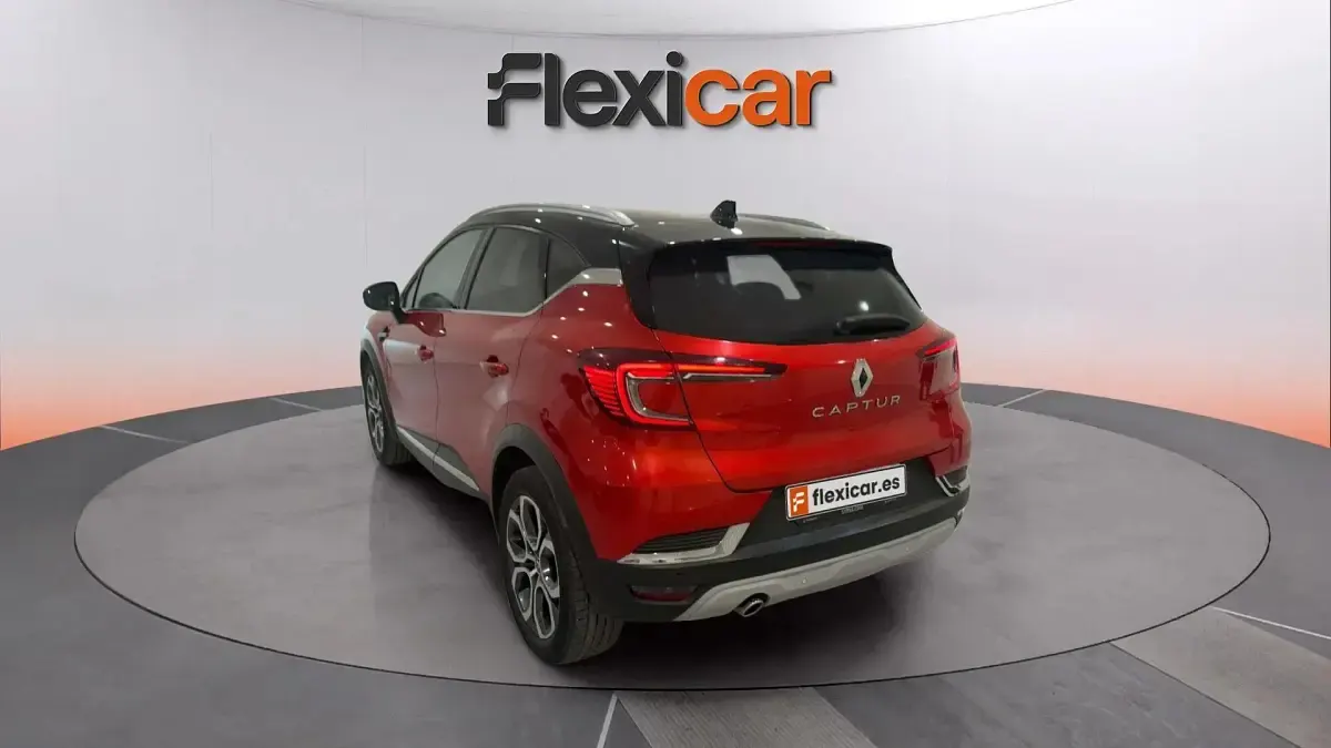 Usado Renault Captur Zen 131 CV (96 kW) 2019 Granate SUV