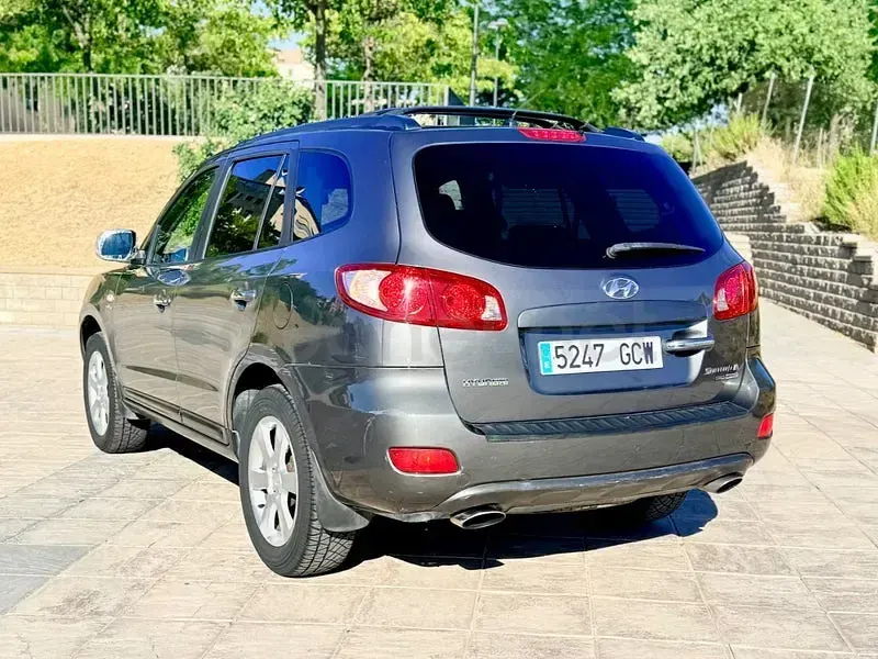 Usado Hyundai Santa Fe Style 155 CV (114 kW) 2009 Gris / plata SUV