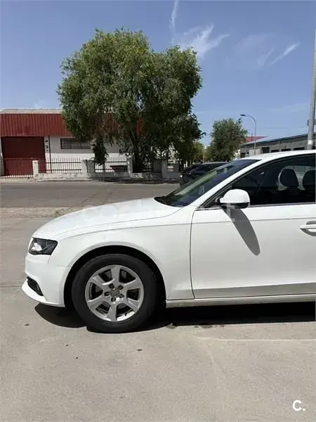 Usado Audi A4 136 CV (100 kW) 2011 Blanco Berlina