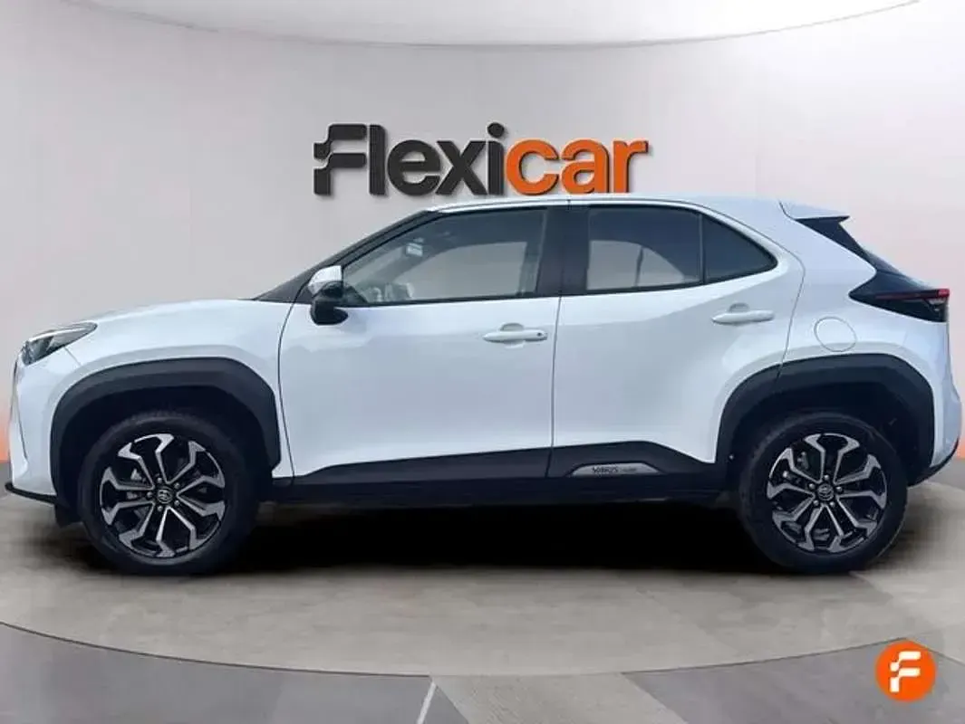 Usado Toyota Yaris Cross Active 116 CV (85 kW) 2022 Blanco SUV
