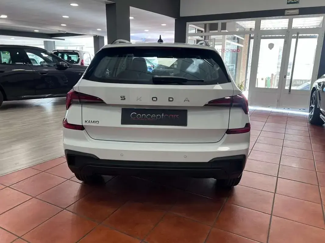 Nuevo Skoda Kamiq 116 CV (85 kW) 2026 Blanco SUV