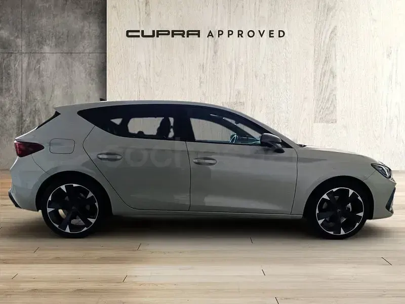 Usado Cupra Leon 150 CV (110 kW) 2025 Beige Berlina