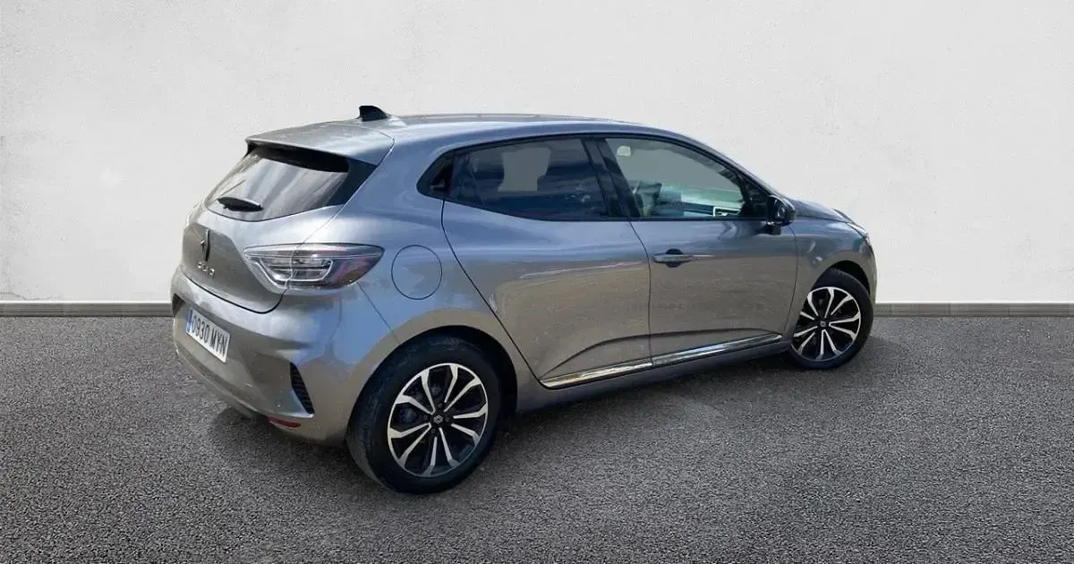 Usado Renault Clio Techno 90 CV (66 kW) 2025 Utilitario