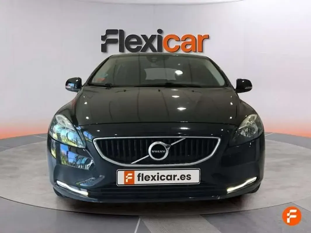 Usado Volvo V40 Inscription 150 CV (110 kW) 2017 Negro Utilitario