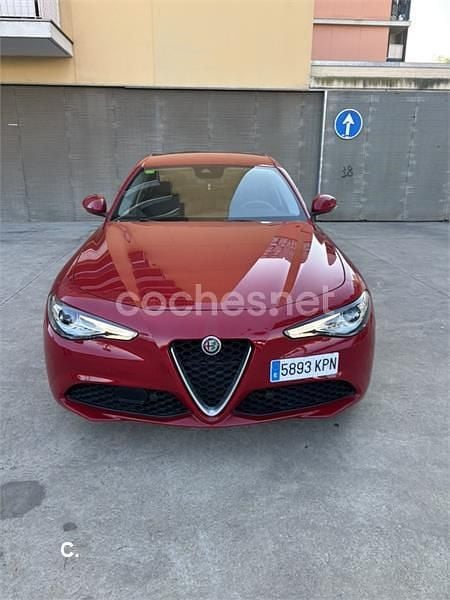 Usado Alfa Romeo Giulia 200 CV (147 kW) 2018 Rojo Berlina