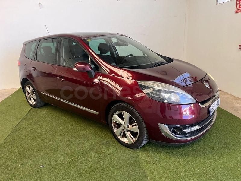 Usado Renault Grand Scénic III Bose Edition 130 CV (95 kW) 2012 Granate Monovolumen