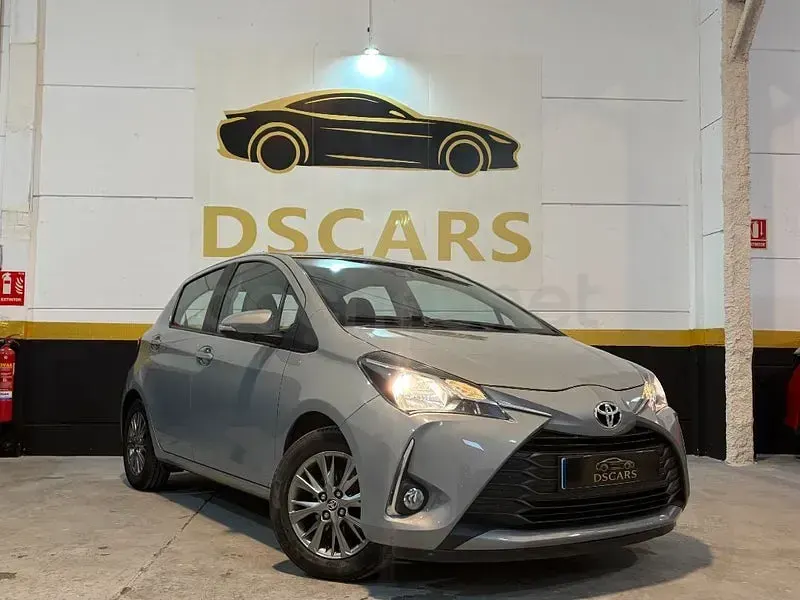 Occasion Toyota Yaris Active 69 ch (50 kW) 2019 Gris Berline