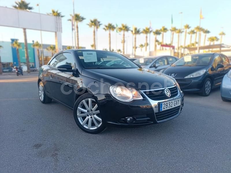 Usado VW Eos 140 CV (102 kW) 2010 Negro Descapotable