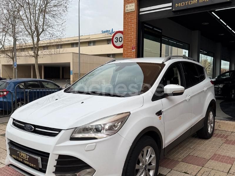 Usado Ford Kuga Business Edition 150 CV (110 kW) 2016 Blanco SUV