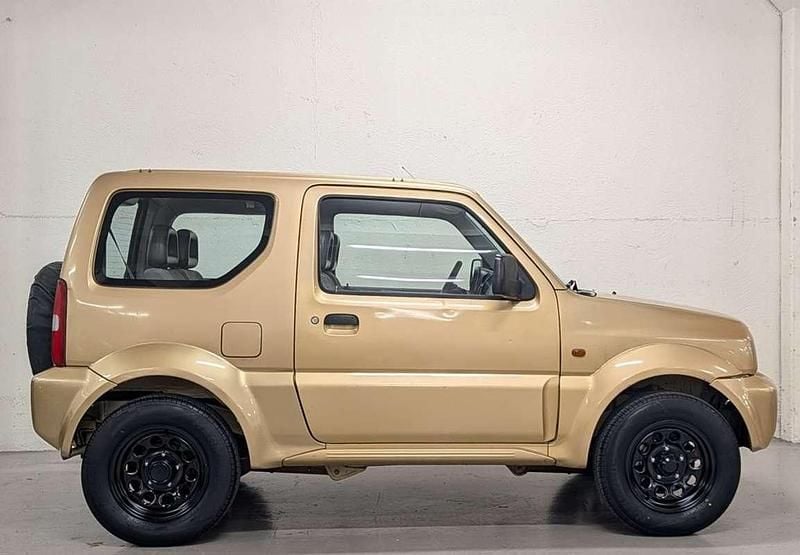 Usado Suzuki Jimny 80 CV (58 kW) 1999 Beige SUV