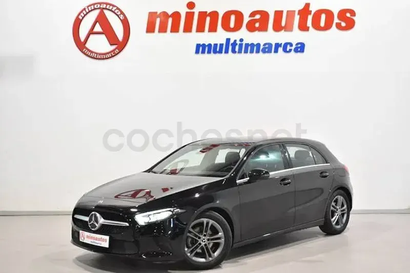 Usado Mercedes A180 Business 136 CV (100 kW) 2020 Negro Utilitario