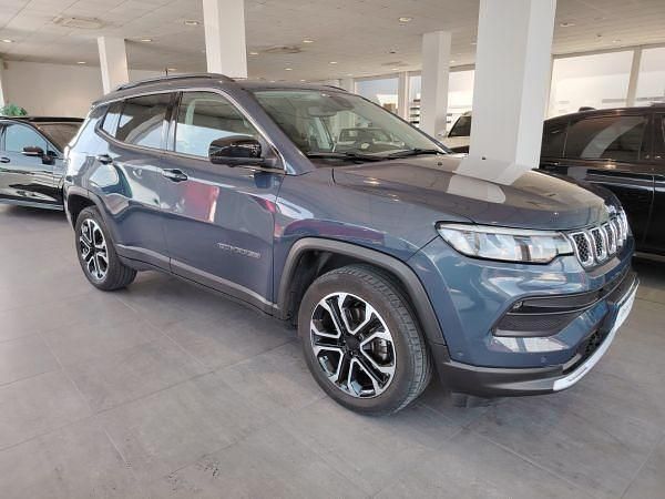 Usado Jeep Compass Limited 130 CV (95 kW) 2022 Gris / plata SUV