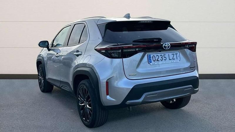 Usado Toyota Yaris Cross 117 CV (86 kW) 2022 Plateado SUV
