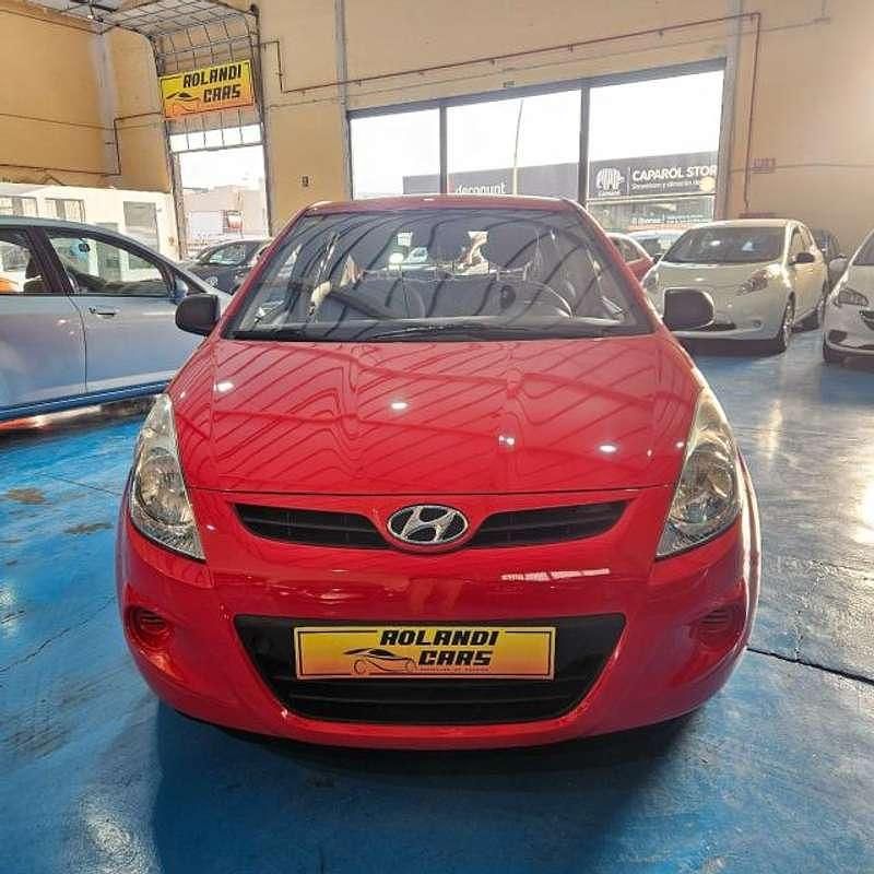 Usado Hyundai i20 Comfort 75 HP (55 kW) 2011 Vermelho Citadino