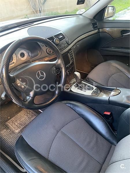 Usado Mercedes E320 Avantgarde 224 CV (164 kW) 2004 Gris / plata Berlina
