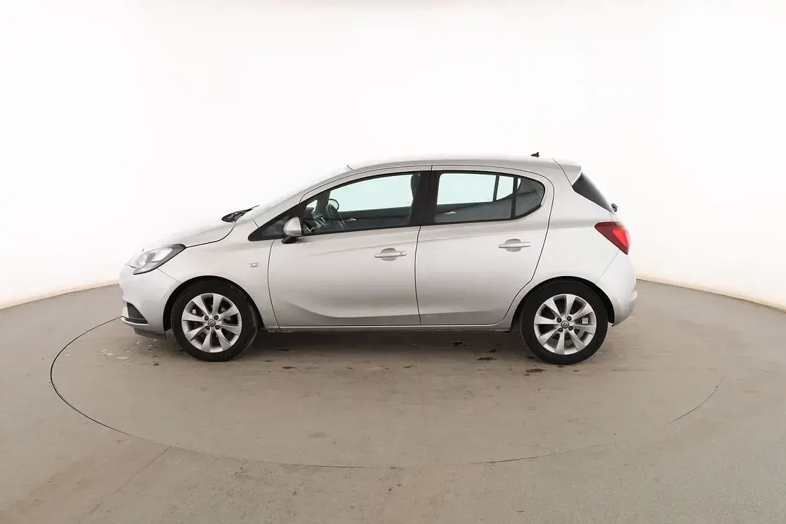 Usado Opel Corsa Selective 90 CV (66 kW) 2018 Plata Utilitario