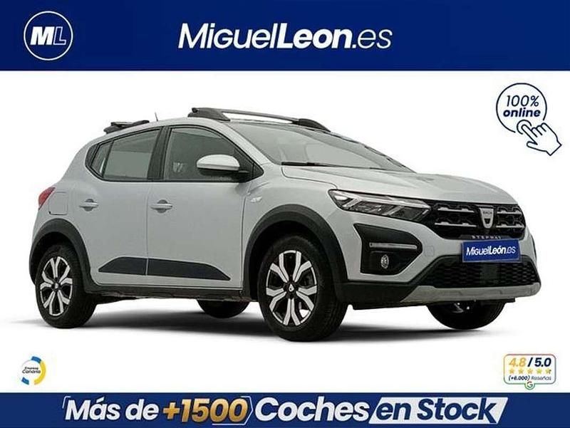 Usado Dacia Sandero Essentiel 91 CV (66 kW) 2022 Gris Utilitario