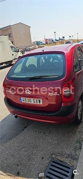 Usado Citroën Xsara Picasso Exclusive 92 CV (67 kW) 2010 Rojo Monovolumen